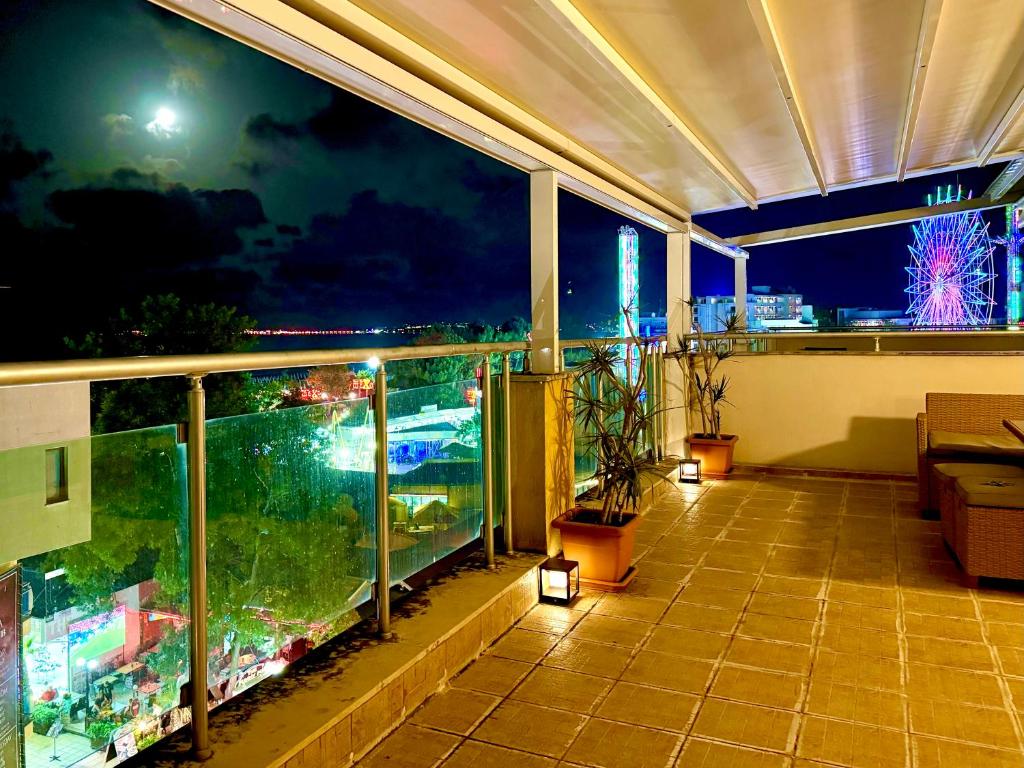 A balcony or terrace at Premium Apartment Midia Beach