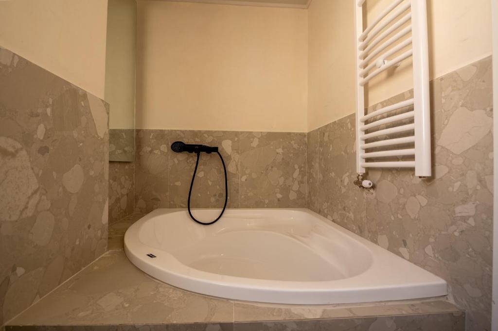 Kúpeľňa v ubytovaní Live Life Plaka Apartment