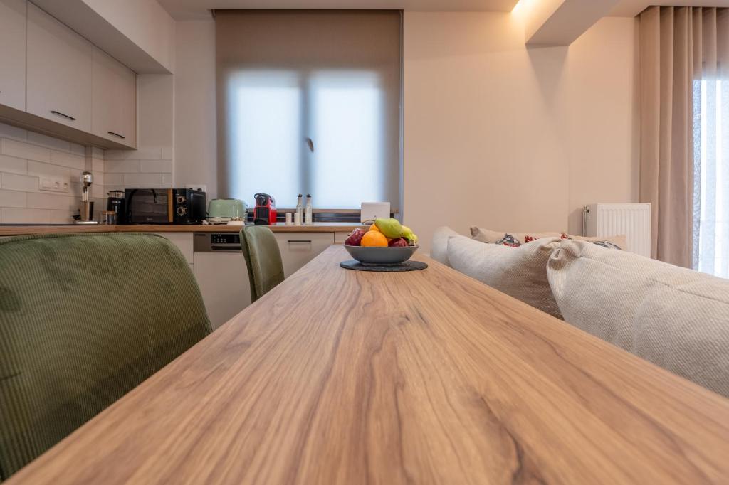 Kuchyňa alebo kuchynka v ubytovaní Live Life Plaka Apartment