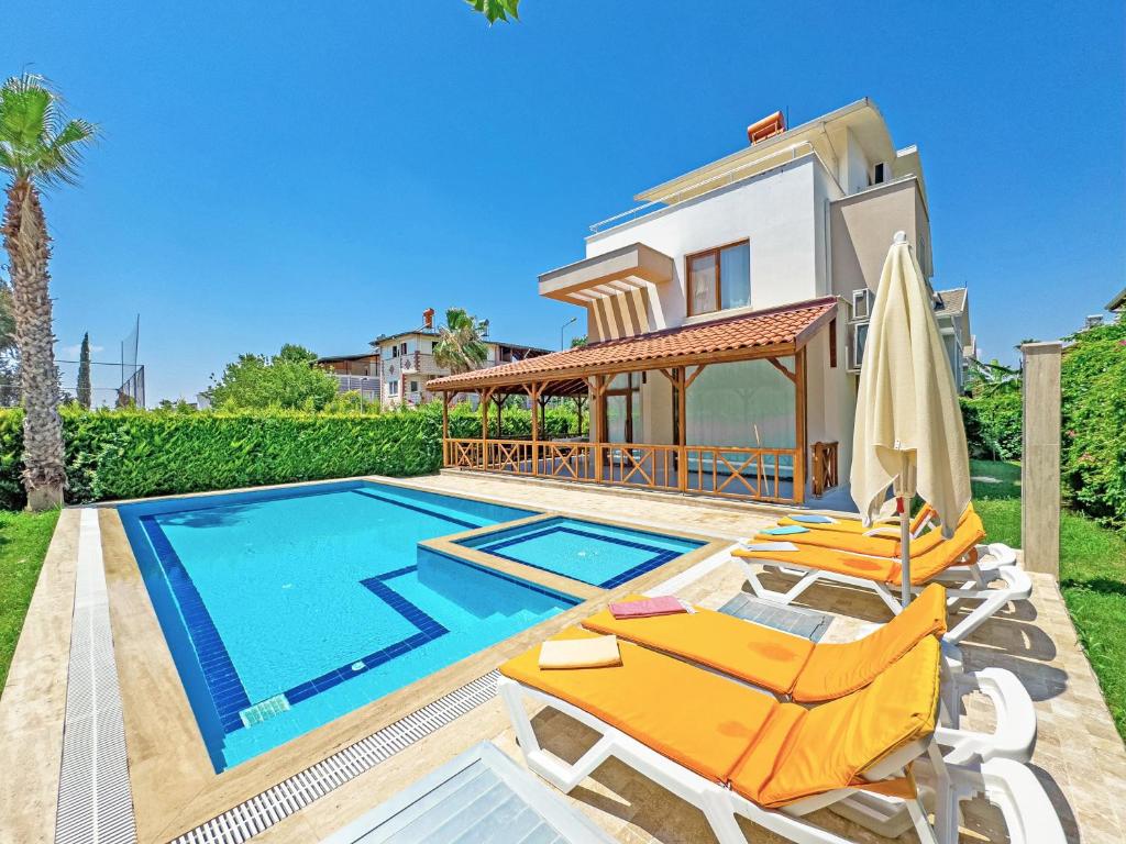 Bazén v ubytování Paradise Town Villa Beliza nebo v jeho okolí
