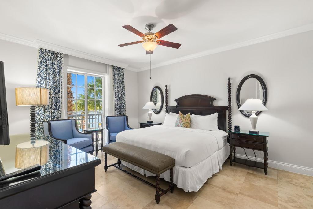 Ein Bett oder Betten in einem Zimmer der Unterkunft Beachside Resort &amp; Residences