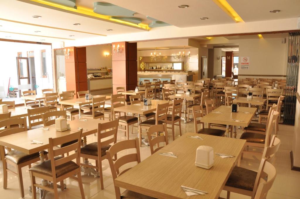 Restaurace v ubytování Grand Anzac Hotel