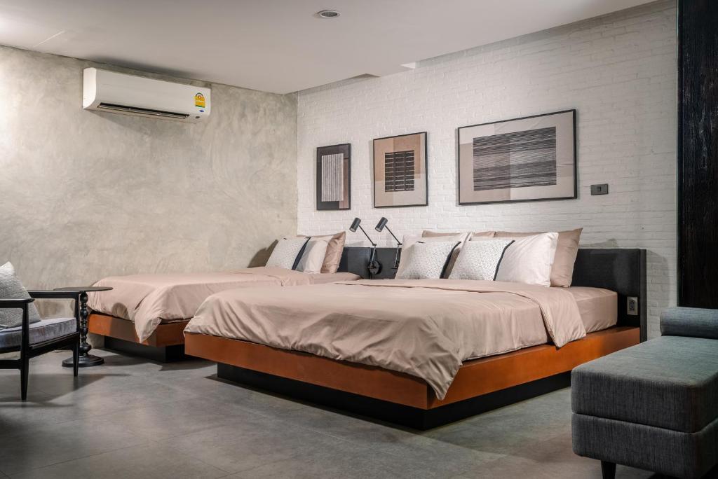 
Triple Room with Private Bathroom
