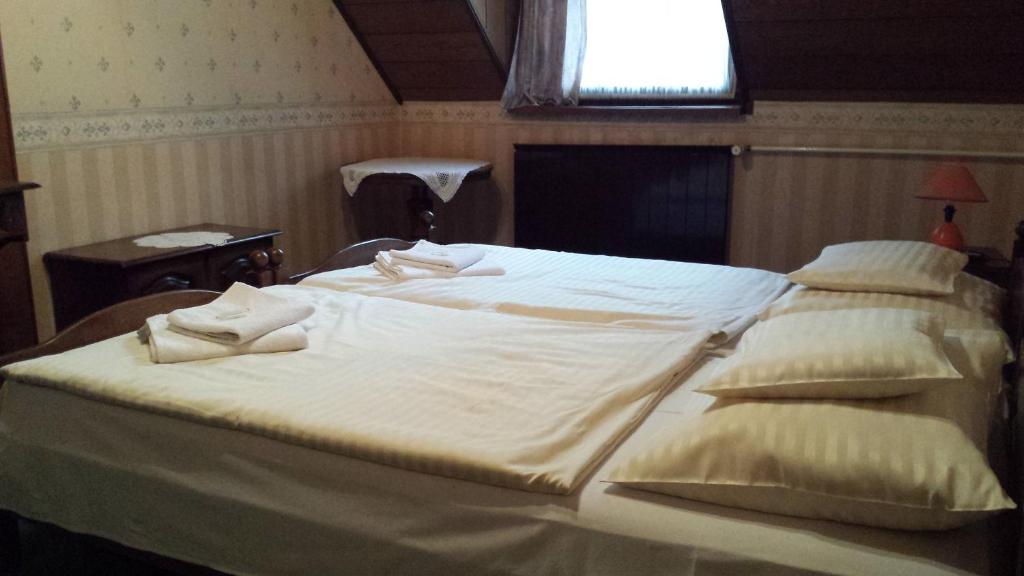 Kocsis Panzió és Étterem - Standard Doppel- Oder Zweibettzimmer
