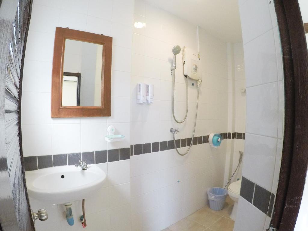 Koupelna v ubytování Rommanee Place