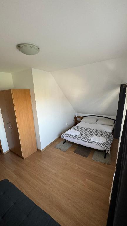 Postel nebo postele na pokoji v ubytování Sport Hostel Cluj