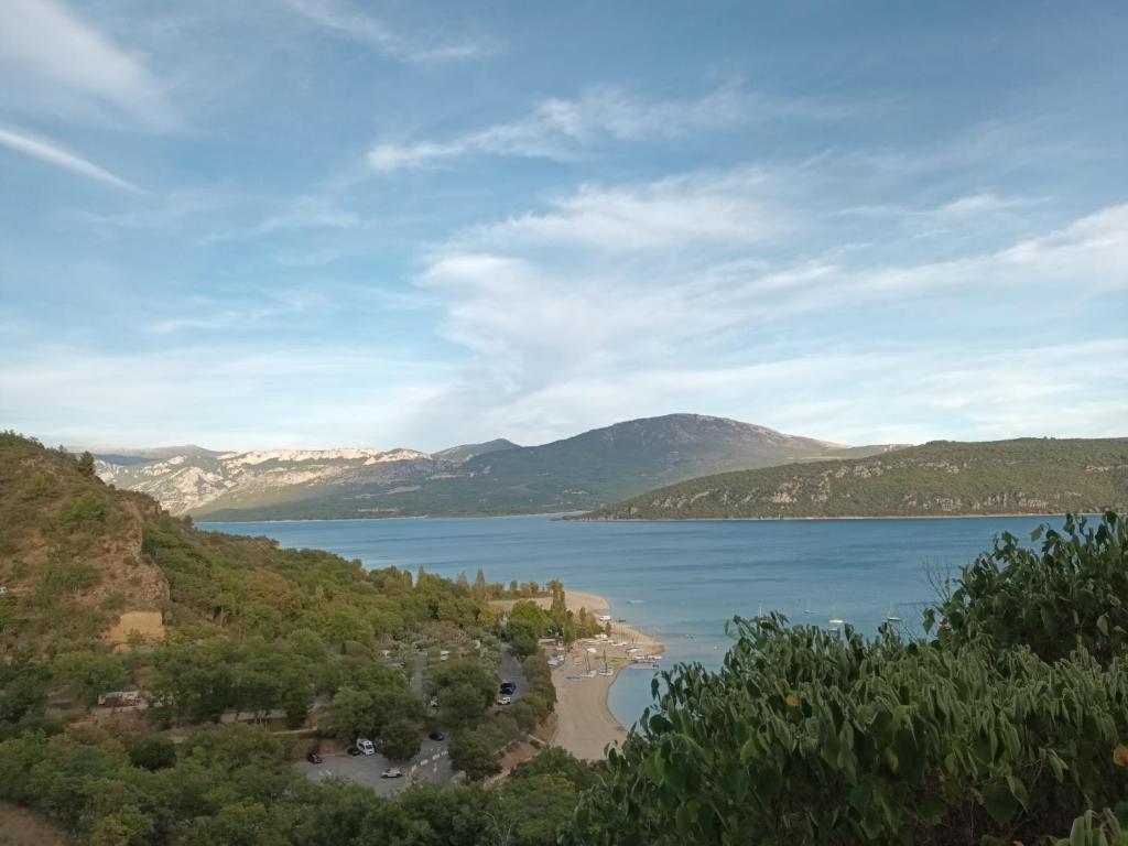 Mobil-home gorges du verdon lac de sainte croix camping poney, Sainte-Croix- de-Verdon (aktualisierte Preise fr 2026)