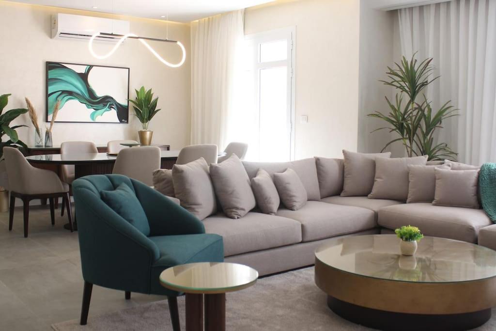 Stunning 4BR Apt in New Cairo Hyde Park Compound