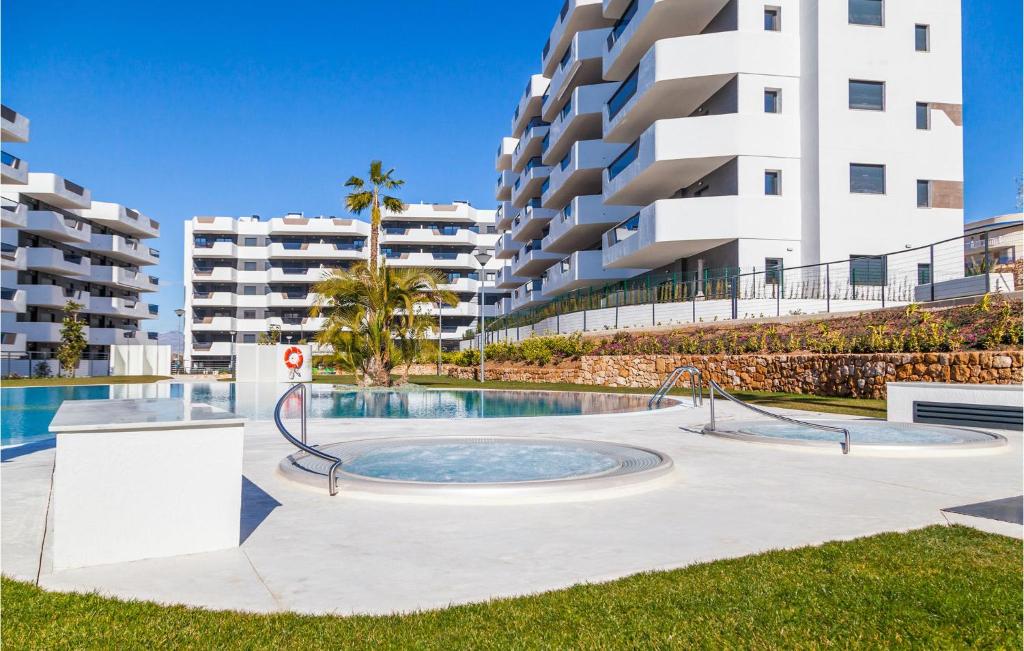 Bazén v ubytování Nice Apartment In Los Arenales Del Sol nebo v jeho okolí