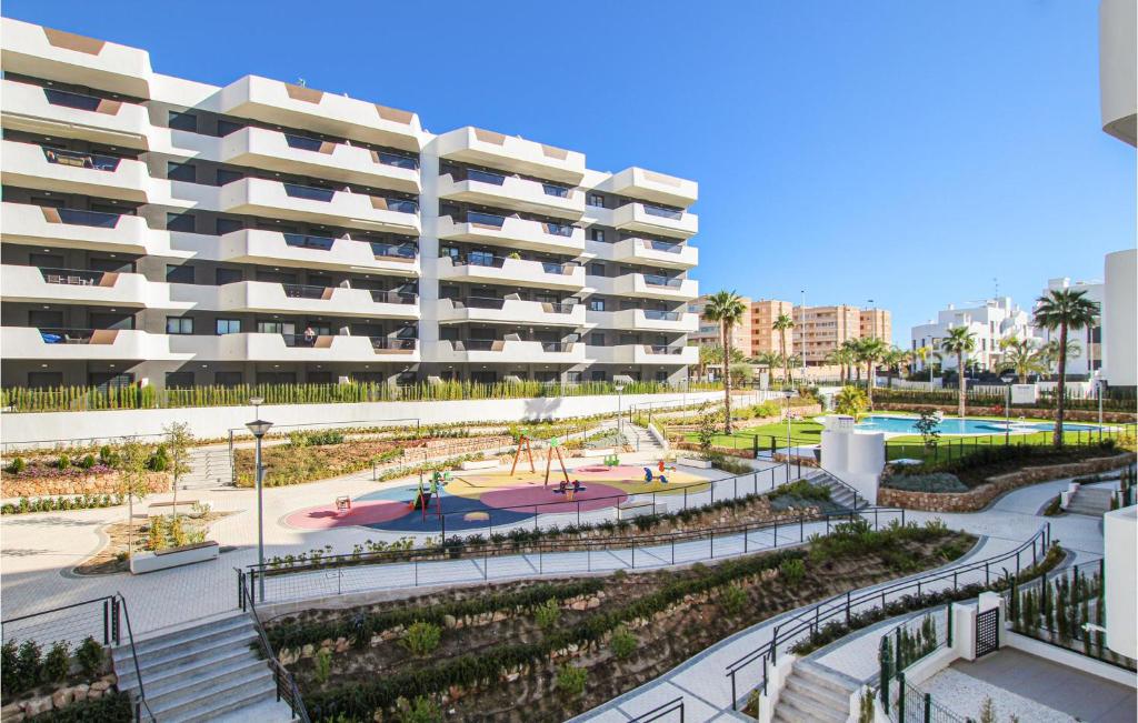 Bazén v ubytování Nice Apartment In Los Arenales Del Sol nebo v jeho okolí