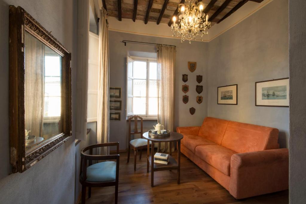 Al Porto Di Lucca B&B - 15