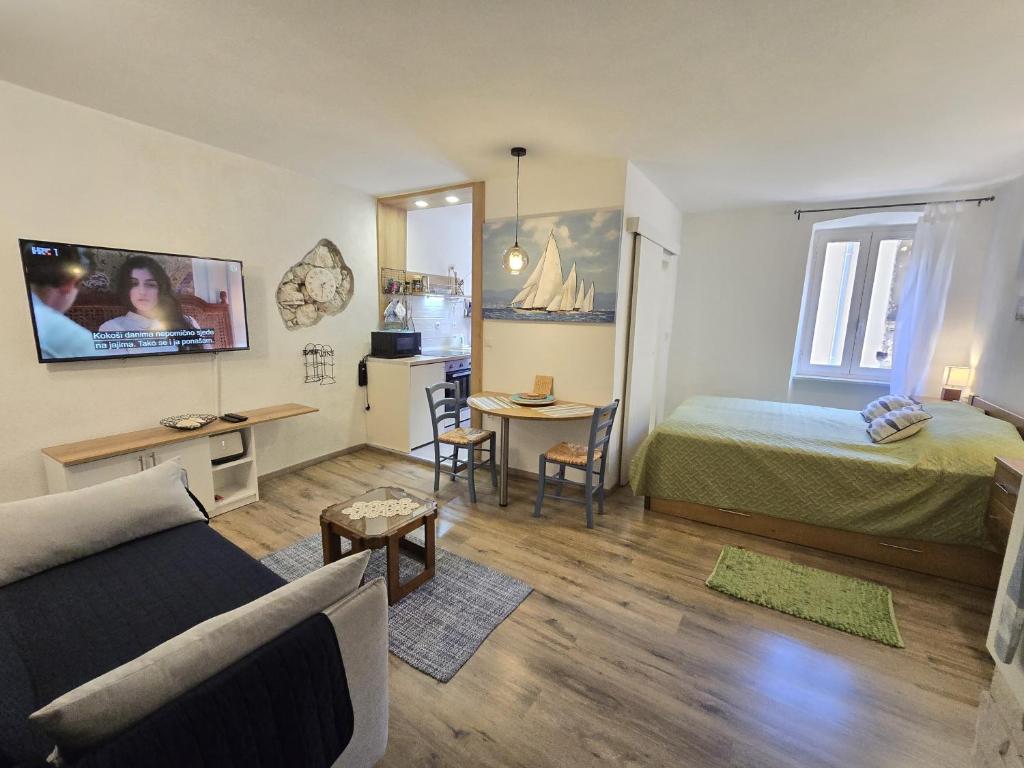 FRITULA - Studio Apartment
