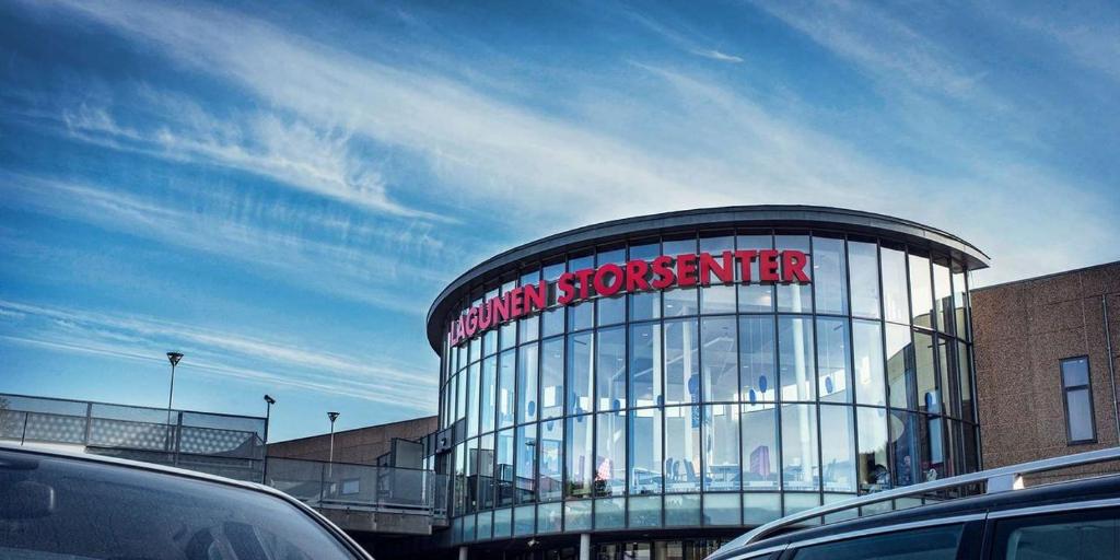 Supermarket nebo jiné obchody v  apartmánu nebo okolí
