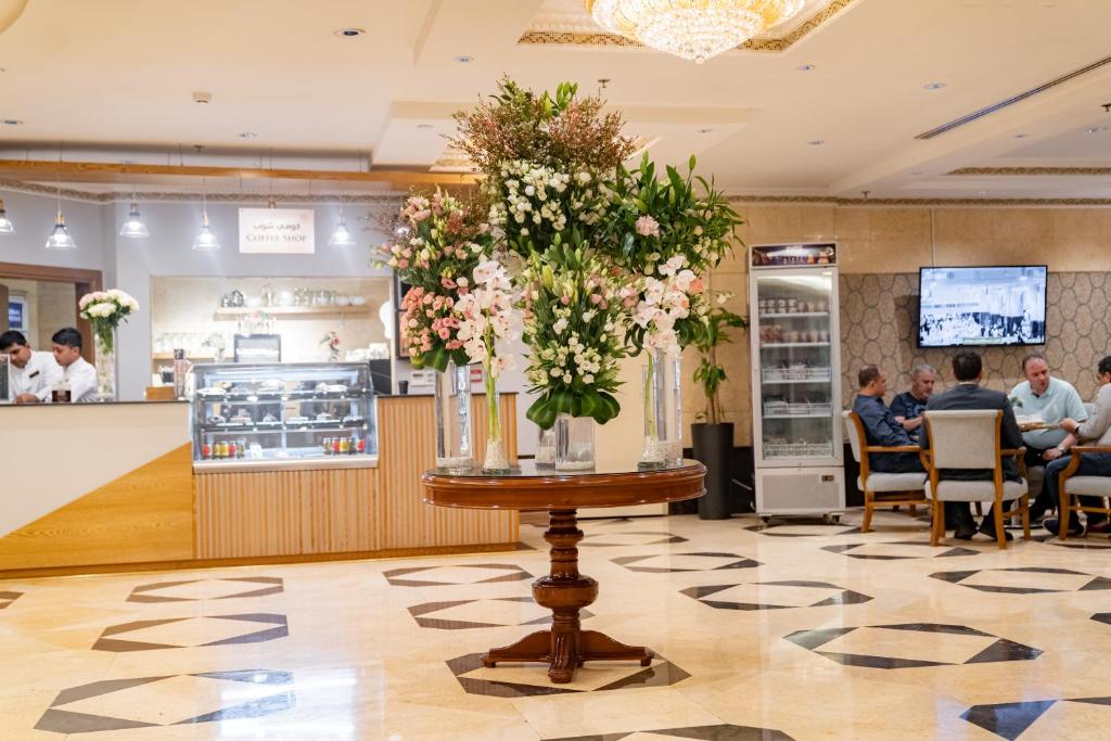 Emaar Grand Hotel tesisinde bir restoran veya yemek mekanı