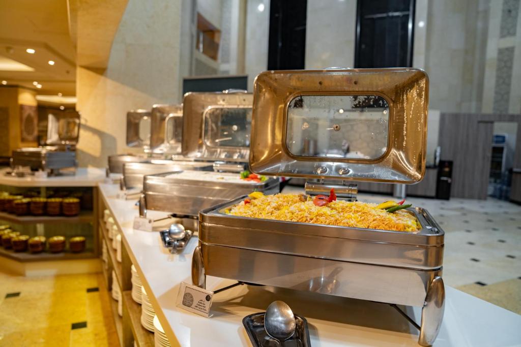 Otelde veya yakınında yiyecek