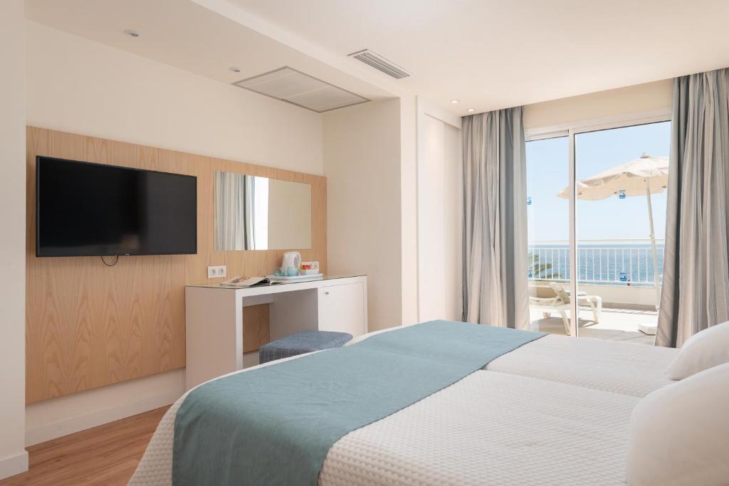 Hotel Cala Bona - 带有海景和露台的高级双人或双人间