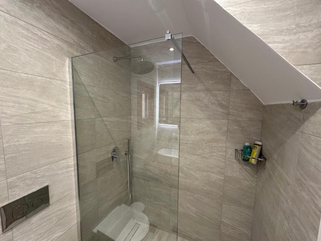 Kúpeľňa v ubytovaní Andros Escape Condos