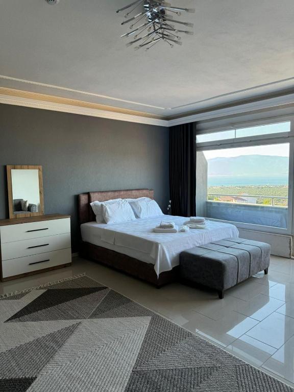 Postel nebo postele na pokoji v ubytování Luv Hotel
