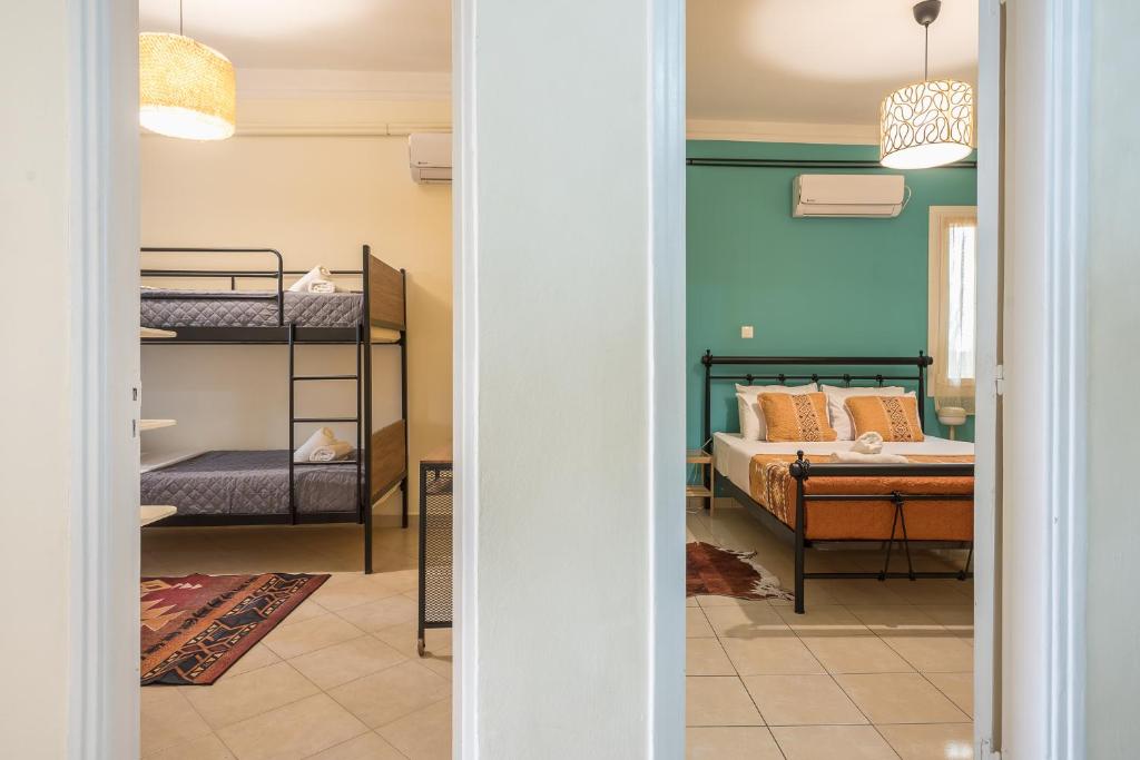 Posteľ alebo postele v izbe v ubytovaní Athens Country House - Heated Jacuzzi - free bikes