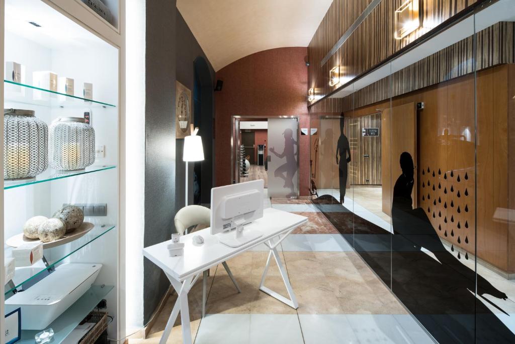 Catalonia Plaza Catalunya - Resim 31