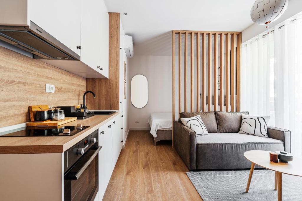 Aura Tower Aparments by In Property - Studio With Balcony