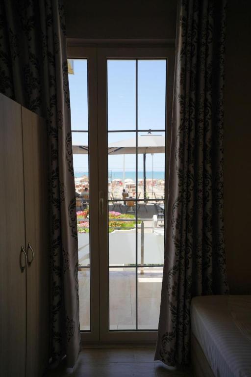 Nespecifikovaný výhled na moře nebo výhled na moře při pohledu z hotelu