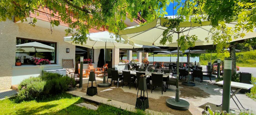 Restaurace v ubytování Logis Hotel Les Playes