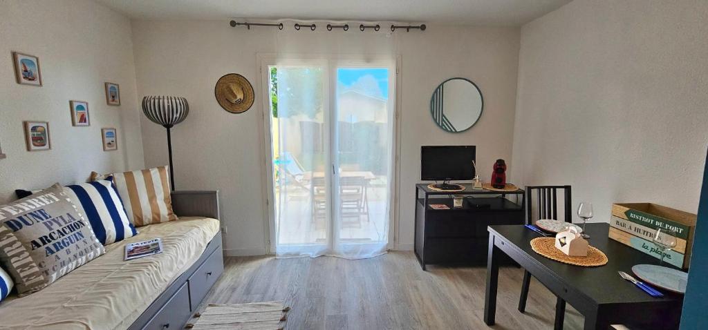 Et tv og/eller underholdning på La CAMPA CAZALINE