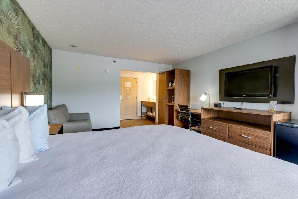 Park Grove Inn - King Suite
