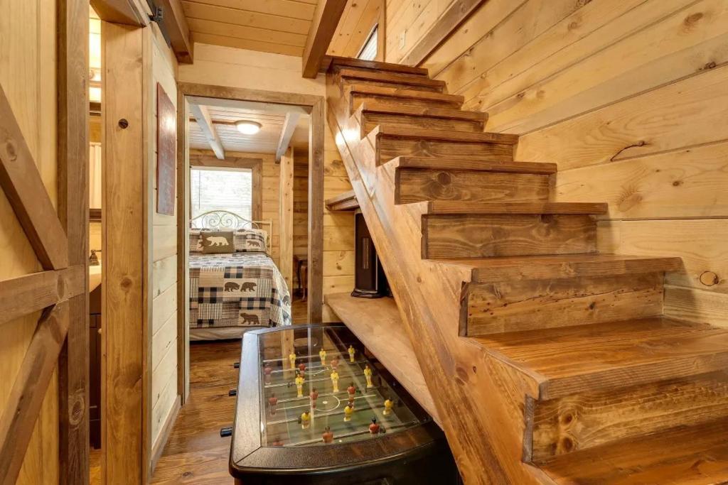Fotografie z fotogalerie ubytování Indian Point Cabin 19 near SDC, Branson, and Table Rock Lake v destinaci Branson
