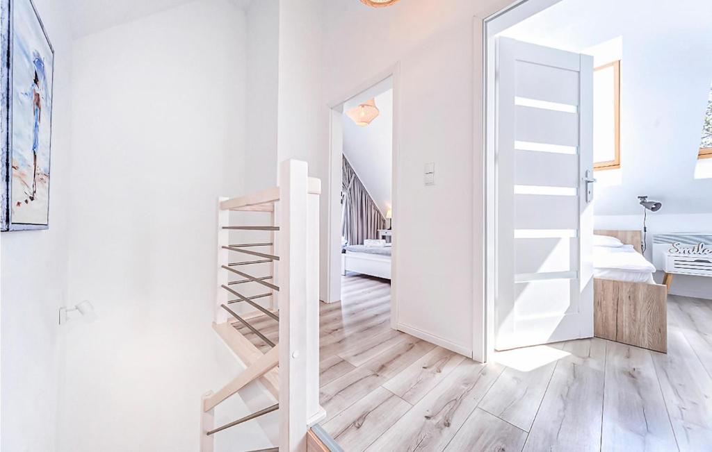 Posteľ alebo postele v izbe v ubytovaní 2 Bedroom Beautiful Home In Nowecin