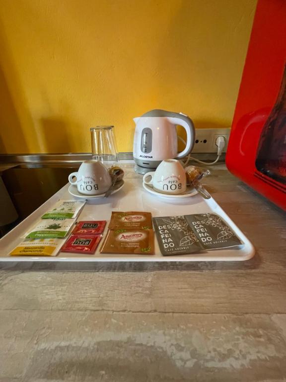 Příslušenství pro přípravu čaje a kávy v ubytování La Hacienda del Marquesado