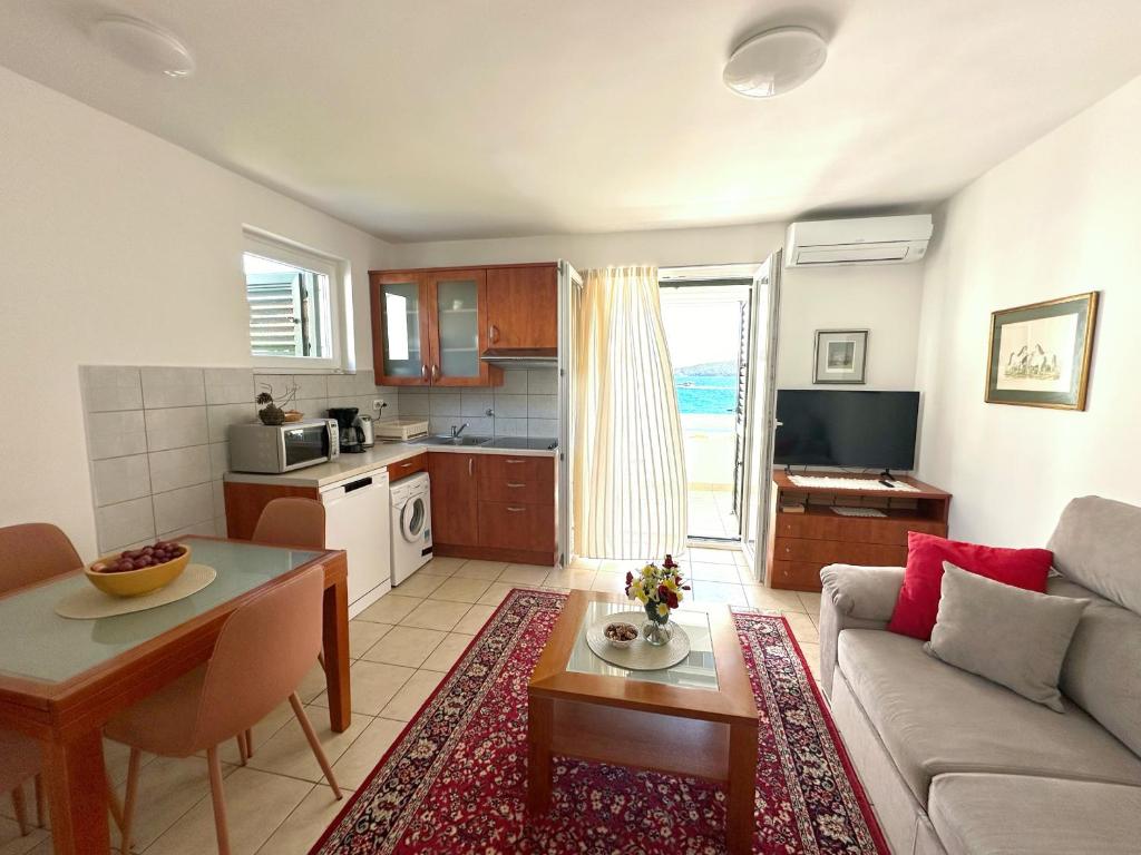 Kuchyňa alebo kuchynka v ubytovaní Villa Doris, Amadria Park Šibenik