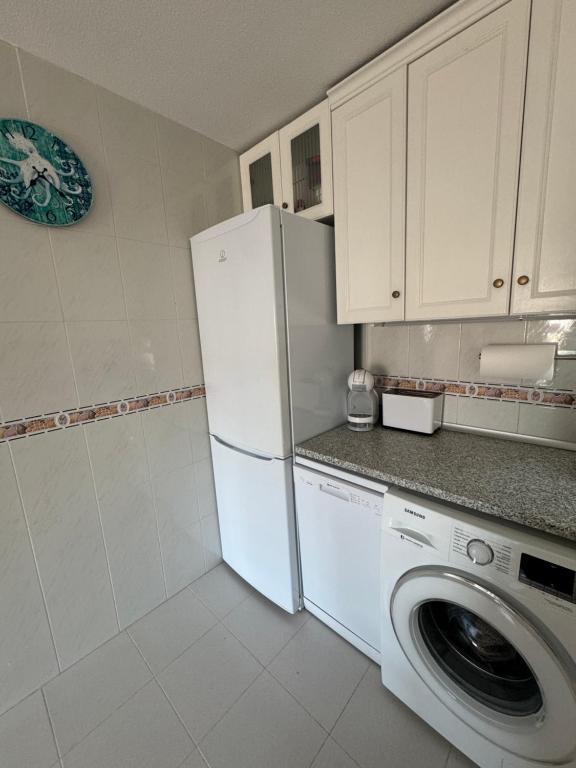 Kuchyňa alebo kuchynka v ubytovaní Apartment in La Mata Parquemar