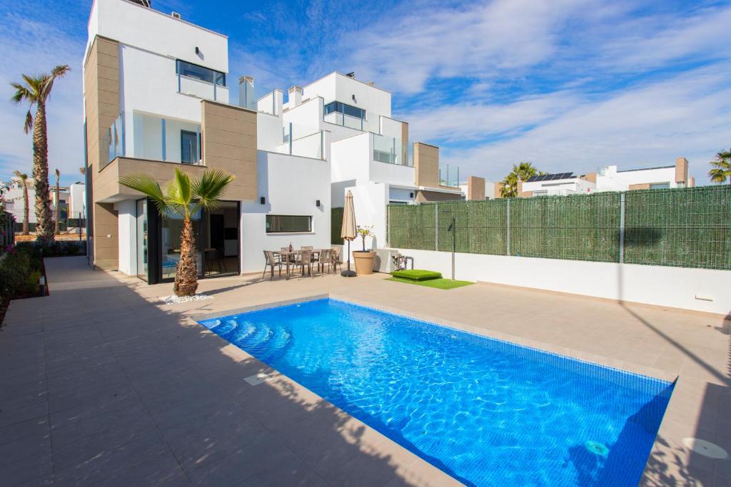 Swimmingpoolen hos eller tæt på Villa el raso