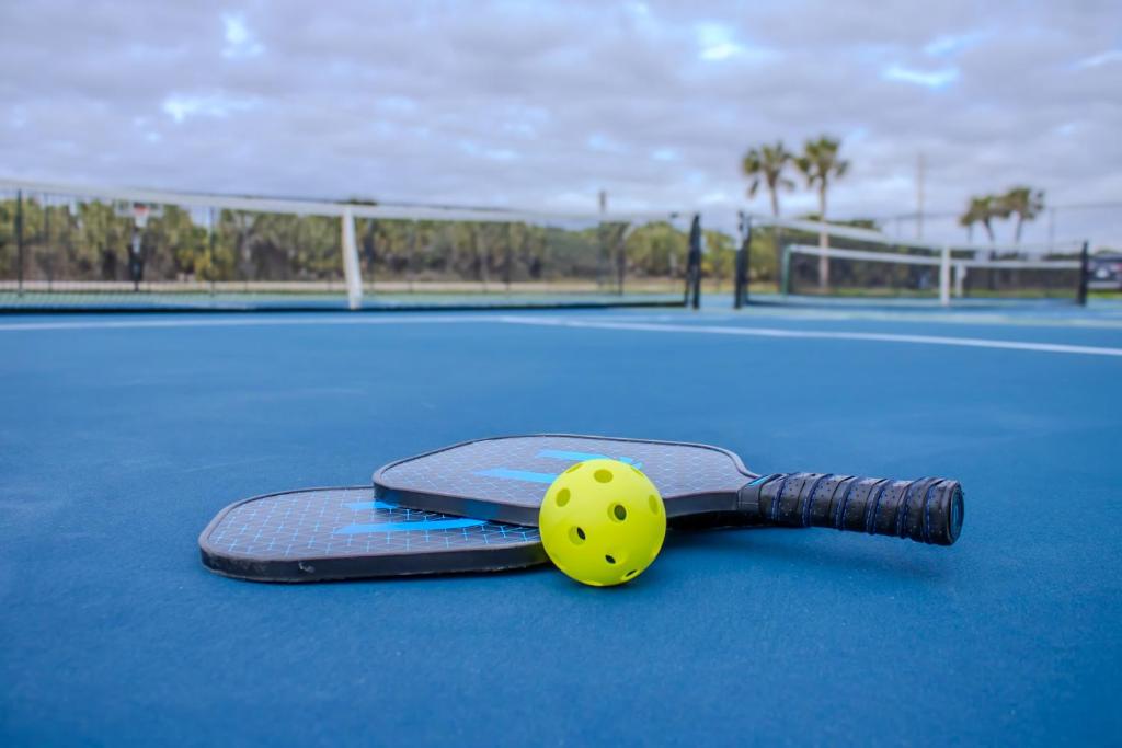 Tenis a/nebo squash v ubytování Islander East Condominiums nebo okolí