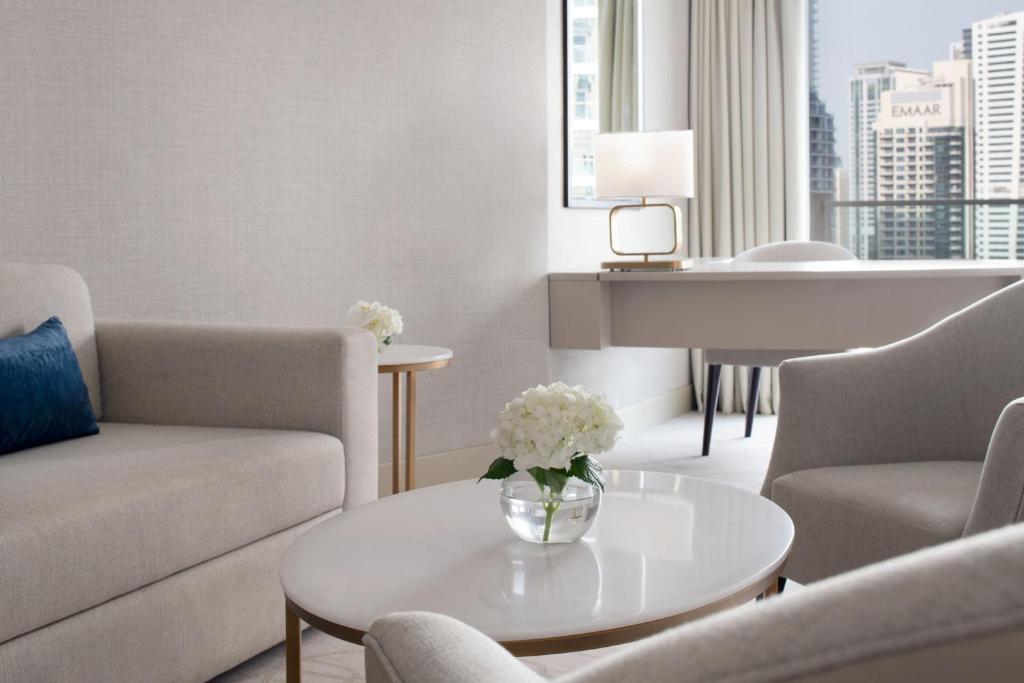 JW Marriott Hotel Marina photo