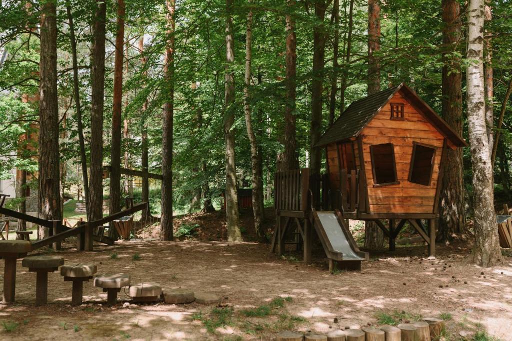 Ein Garten an der Unterkunft Apartman Novak - Divčigora
