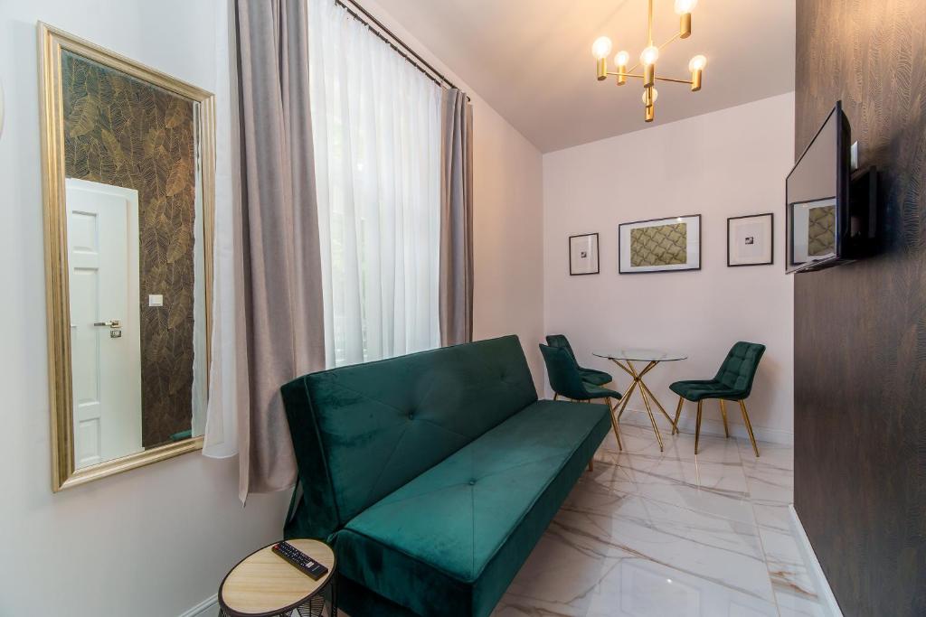 Złota 8 Apartments - 1