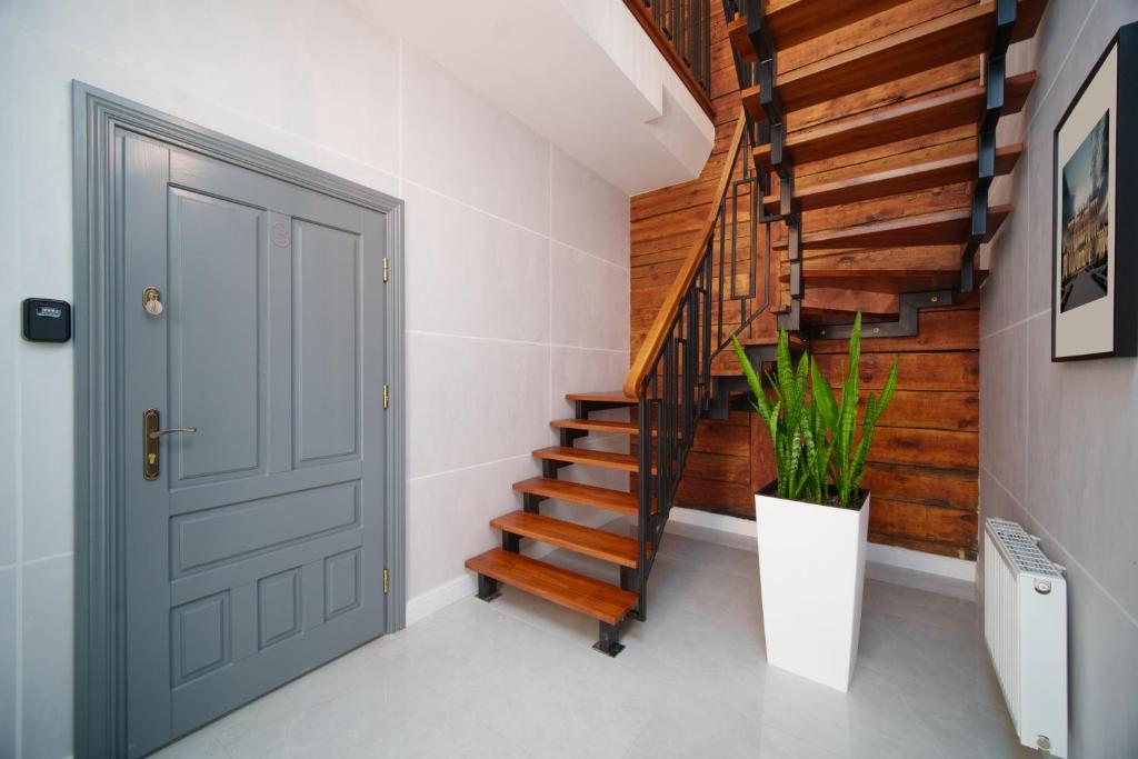 Złota 8 Apartments - 4