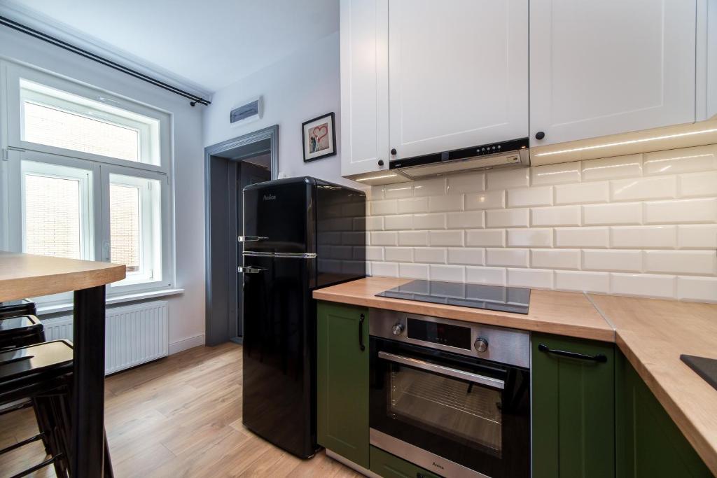 Złota 8 Apartments - 8