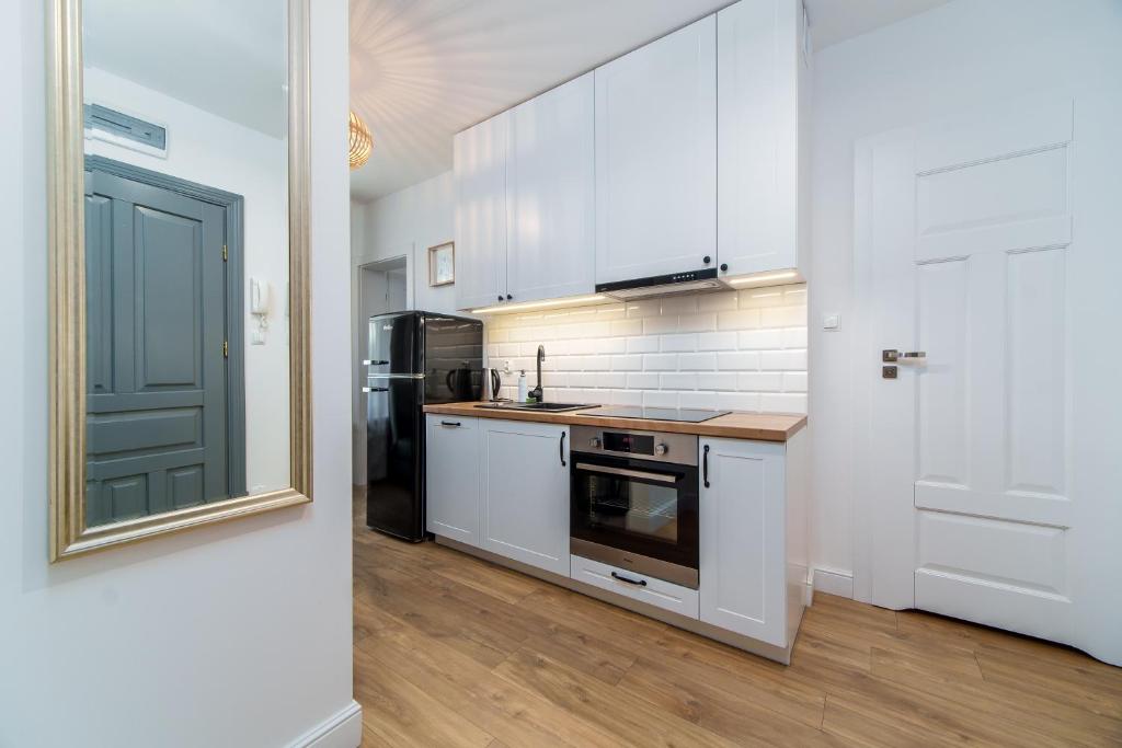 Złota 8 Apartments - 13