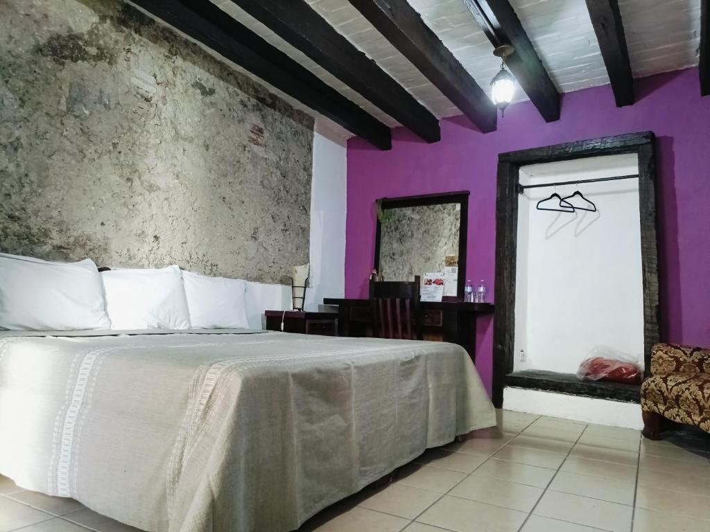 HOTEL BACANTES - King Suite With Spa Bath