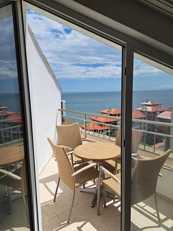 Wspaniały apartament w kompleksie Galateya