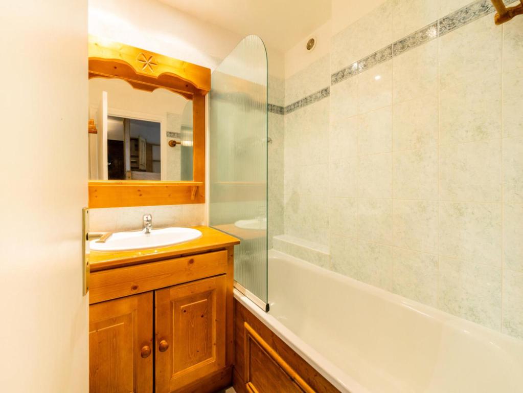 Łazienka w obiekcie Résidence Bec Rouge - Appartement spacieux·Skis aux pieds·Balcon MAE-9464