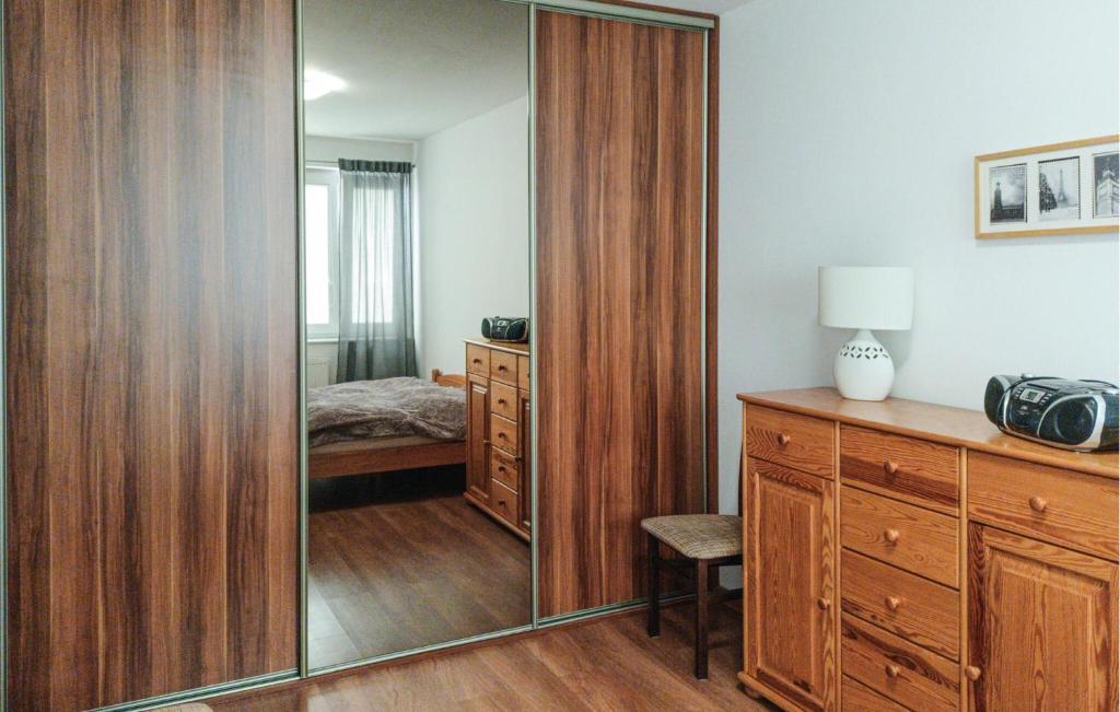 Posteľ alebo postele v izbe v ubytovaní 1 Bedroom Nice Apartment In Kolobrzeg