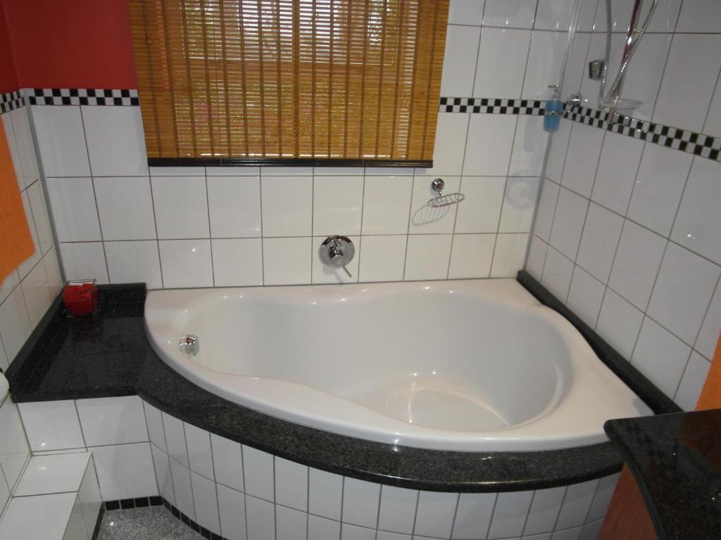 Red Square Home - Standard Double Room