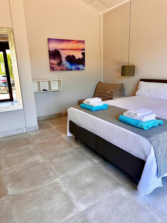 Postel nebo postele na pokoji v ubytování Hotel Fortuny javea