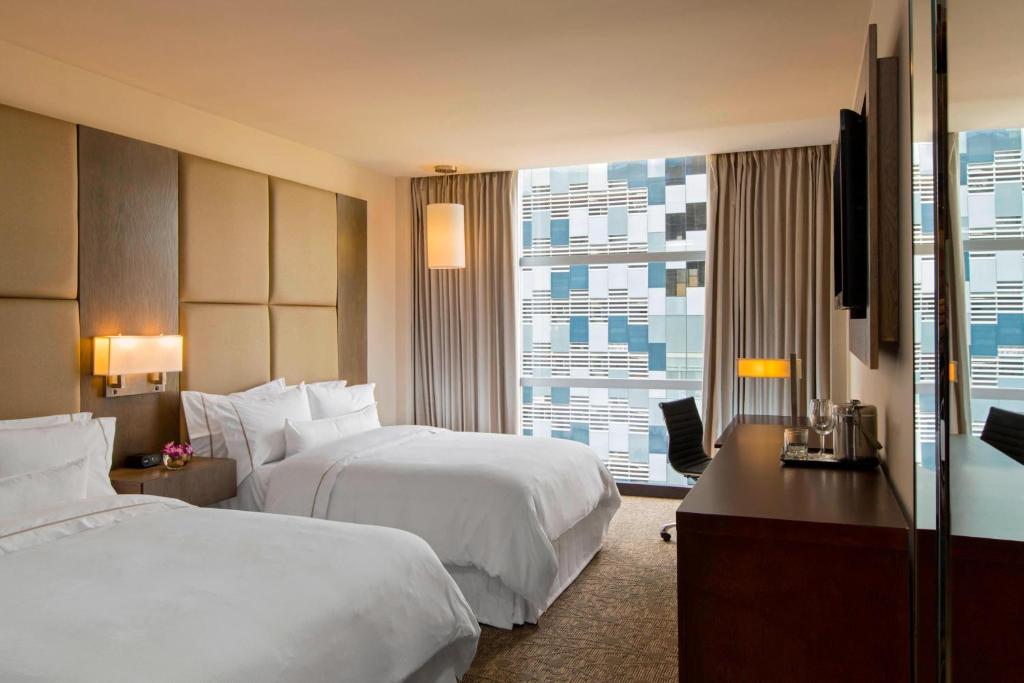 Postel nebo postele na pokoji v ubytování The Westin Panama