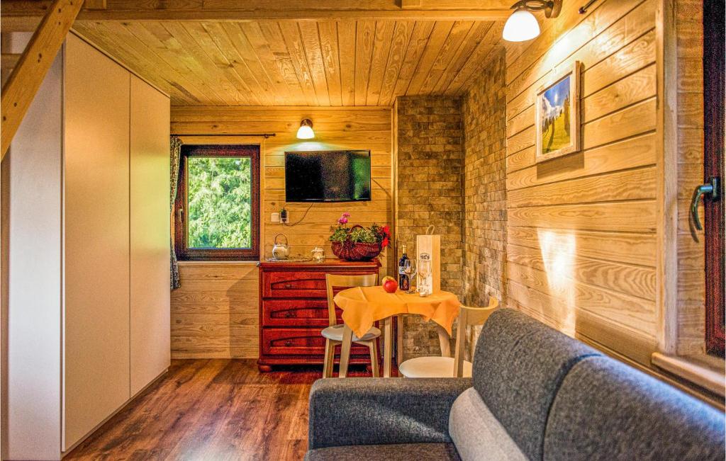 Televízia a/alebo spoločenská miestnosť v ubytovaní Lovely Home In Sierakow With Wifi